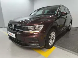 Rosu mediu normal Utilizat 2018 VW Tiguan Comfortline SUV | 17.700 EUR (Super Preț)