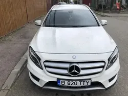 Alb Utilizat 2015 Mercedes GLA180 AMG line SUV | 19.900 EUR