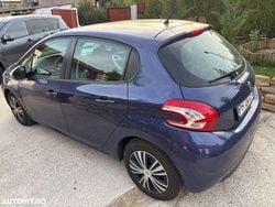 Culoarealbastru Utilizat 2014 Peugeot 208 Active Hatchback | 4.400 EUR (Preț OK)