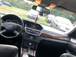 Culoarenegru Utilizat 2010 Mercedes E200 Berlinǎ | 6.000 EUR (Preț OK)