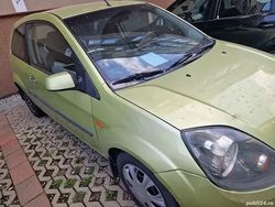 Verde Utilizat 2006 Ford Fiesta Hatchback | 8.000 EUR