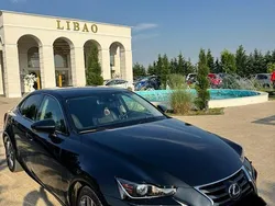 Negru Utilizat 2019 Lexus IS300h Luxury Line Berlinǎ | 23.500 EUR