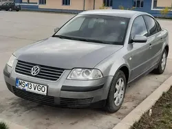 Utilizat 2003 VW Passat Berlinǎ | 1.000 EUR