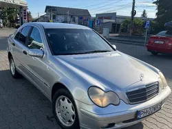 Utilizat 2004 Mercedes C180 | 2.200 EUR