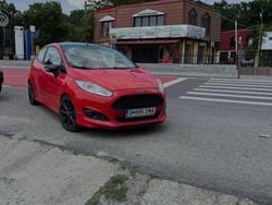 Rosu Utilizat 2014 Ford Fiesta Hatchback | 5.350 EUR (Preț OK)