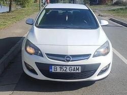 Alb Utilizat 2014 Opel Astra Berlinǎ | 3.300 EUR (Super Preț)