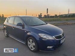 Albastru Utilizat 2008 Kia Ceed Hatchback | 3.950 EUR