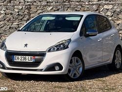 Culoarealb Utilizat 2016 Peugeot 208 Style Hatchback | 5.490 EUR (Preț OK)