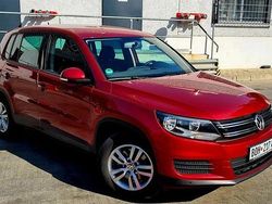 Rosu Utilizat 2014 VW Tiguan LOUNGE SUV | 9.999 EUR (Preț OK)