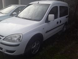 Utilizat 2004 Opel Combo Monovolum | 850 EUR