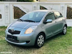 Gri Utilizat 2006 Toyota Yaris Hatchback | 2.300 EUR (Preț OK)