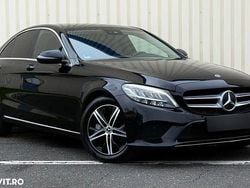 Culoarenegru Utilizat 2021 Mercedes C300 AMG line Berlinǎ | 22.990 EUR (Super Preț)