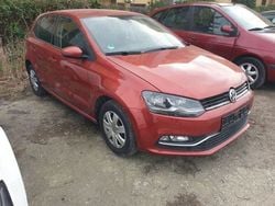 Roșu Utilizat 2015 VW Polo LOUNGE Berlinǎ | 5.000 EUR (Super Preț)