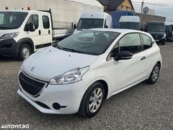 Culoarealb Utilizat 2013 Peugeot 208 Active Hatchback | 2.950 EUR (Preț OK)