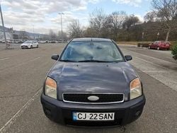 Gri Utilizat 2006 Ford Fusion Hatchback | 1.950 EUR
