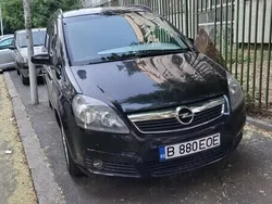 Negru Utilizat 2007 Opel Zafira Monovolum | 2.100 EUR (Preț bun)