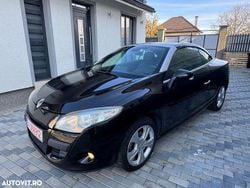 Culoarenegru Utilizat 2011 Renault Mégane III Dynamique Coupe | 4.350 EUR (Preț bun)