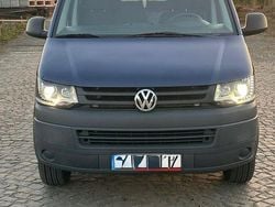 Culoarealbastru Utilizat 2013 VW T5 Van | 10.300 EUR (Super Preț)