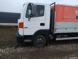 Utilizat 2004 Nissan Interstar Van | 4.900 EUR