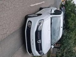 Alb Utilizat 2019 Dacia Sandero Hatchback | 6.400 EUR (Preț OK)