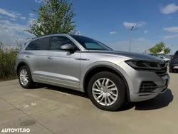 Gri Utilizat 2018 VW Touareg Atmosphere SUV | 35.000 EUR (Super Preț)