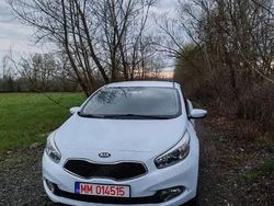 Alb Utilizat 2015 Kia ProCeed Hatchback | 5.600 EUR