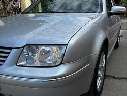 Culoareargint Utilizat 2003 VW Bora Highline Berlinǎ | 1.399 EUR (Preț bun)