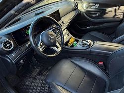 Culoarenegru Utilizat 2020 Mercedes E300 Berlinǎ | 31.800 EUR (Super Preț)