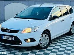 Alb Utilizat 2010 Ford Focus Hatchback | 2.300 EUR (Preț bun)