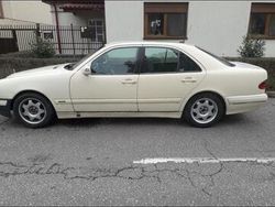 Utilizat 2000 Mercedes 220 Berlinǎ | 2.000 EUR