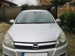 Gri Utilizat 2005 Opel Astra Hatchback | 2.000 EUR (Preț bun)