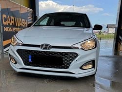 Culoarealbastru Utilizat 2020 Hyundai i20 Hatchback | 9.317 EUR (Preț bun)