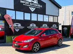 Rosu Utilizat 2014 Hyundai i30 Hatchback | 7.499 EUR (Puțin scump)
