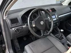 Gri Utilizat 2008 VW Golf V Hatchback | 3.150 EUR (Preț OK)