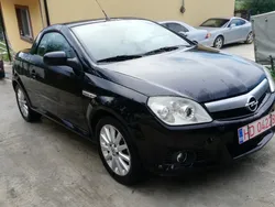 Negru Utilizat 2006 Opel Tigra Cabrio | 1.800 EUR