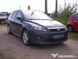 Utilizat 2011 Ford Focus Hatchback | 2.499 EUR (Super Preț)