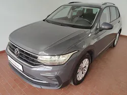 Gri mediu normal Utilizat 2022 VW Tiguan Life SUV | 25.995 EUR (Preț bun)