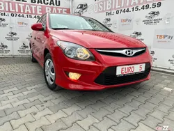 Roșu Utilizat 2011 Hyundai i30 Hatchback | 5.990 EUR