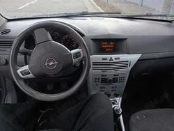 Utilizat 2009 Opel Astra GTC Hatchback | 2.900 EUR (Preț OK)