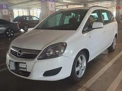 Culoarealb Utilizat 2013 Opel Zafira Monovolum | 3.800 EUR (Super Preț)