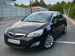Negru Utilizat 2012 Opel Astra GTC Hatchback | 4.400 EUR