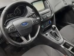 Gri Utilizat 2015 Ford Focus Hatchback | 6.000 EUR (Preț bun)