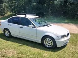 Alb Utilizat 2002 BMW 318 Berlinǎ | 2.300 EUR