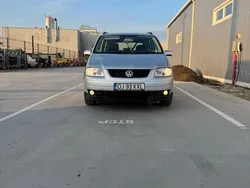 Argintiu Utilizat 2006 VW Touran Monovolum | 2.600 EUR