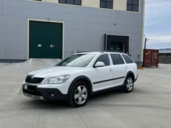 Alb Utilizat 2012 Skoda Octavia Scout Scout 4x4 Break | 5.950 EUR