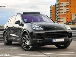 Culoarenegru Utilizat 2016 Porsche Cayenne SUV | 27.950 EUR (Scump)