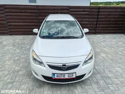 Culoarealb Utilizat 2012 Opel Astra Cosmo Break | 3.333 EUR (Preț OK)