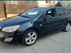 Negru Utilizat 2011 Opel Astra Sport Break | 3.450 EUR (Preț OK)