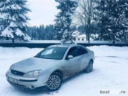 Argintiu Utilizat 2001 Ford Mondeo Hatchback | 1.600 EUR (Preț OK)