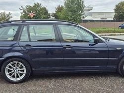 Culoarealbastru Utilizat 2004 BMW 320 Break | 2.500 EUR (Puțin scump)